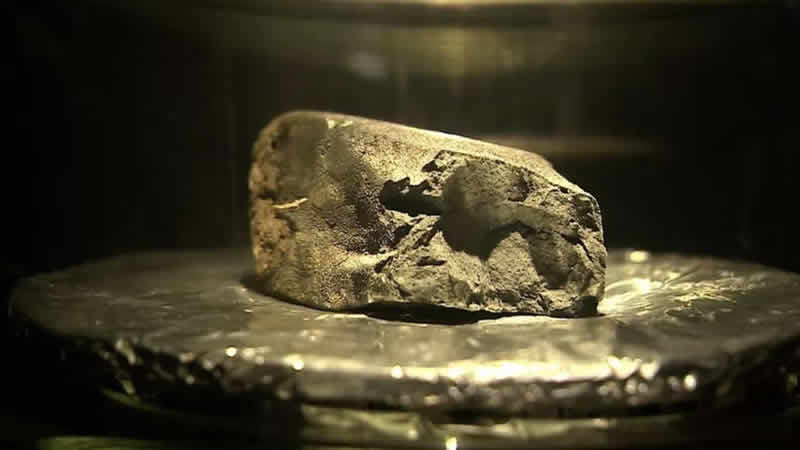 İngiltere’ye düşen göktaşının sırrı ne?