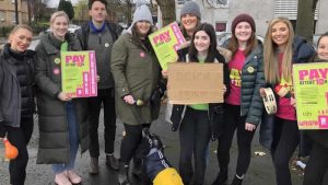 İskoçya’da zam isteyen öğretmenler greve gidince okullar kapandı