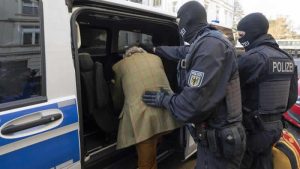 Almanya’da darbe planladığından şüphelenilen aşırı sağcı bir hareket çökertildi