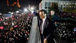 İmamoğlu 2 yıl 7 ay 15 gün hapis cezasına çarptırıldı