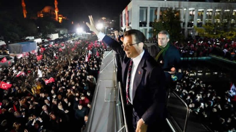 İmamoğlu 2 yıl 7 ay 15 gün hapis cezasına çarptırıldı