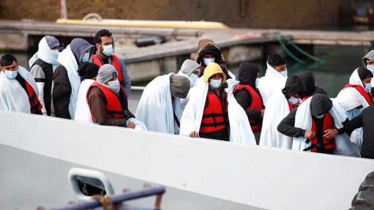 İngiltere Yüksek Mahkemesi göçmenlerin Ruanda’ya gönderilmesi planını onayladı