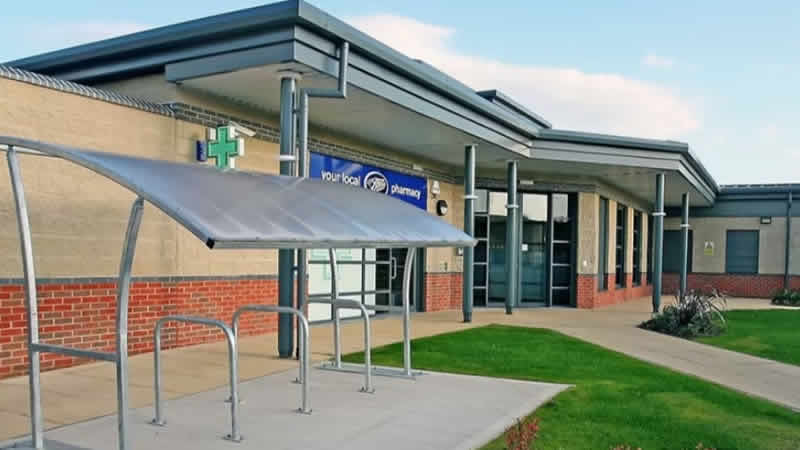 İngiltere’de bir aile hekimliği, Noel tebliği yerine “kansersiniz” mesajı gönderdi