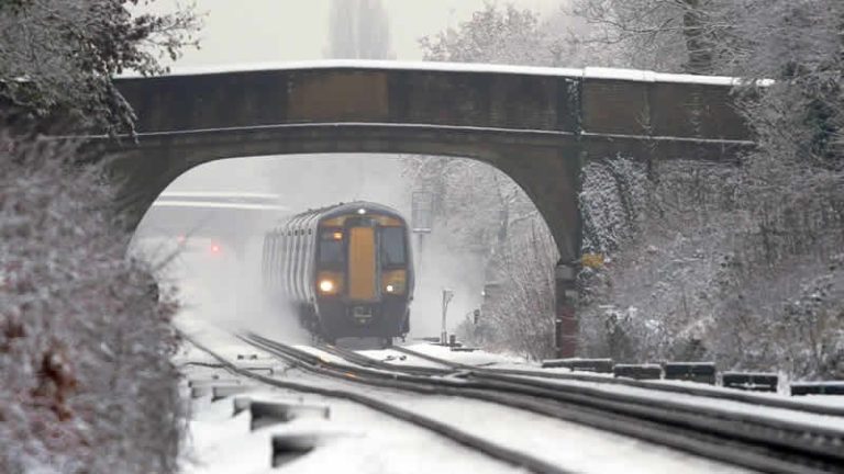 İngiltere’de demiryolu işçilerinin 48  saatlik ilk grevi başladı