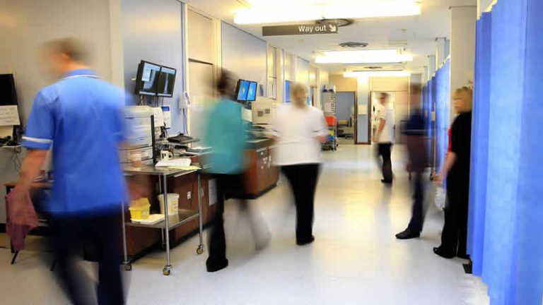 İngiltere’de grip vakaları bir ayda 7 kat arttı