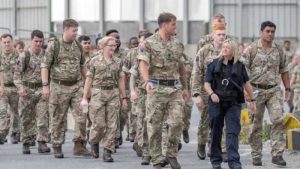 İngiltere’de ordunun, greve giden personelin yerine çalışması planına tepki