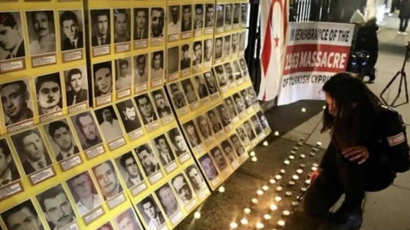 İngiltere’de Kıbrıs Türkleri “Kanlı Noel” kurbanlarını andı