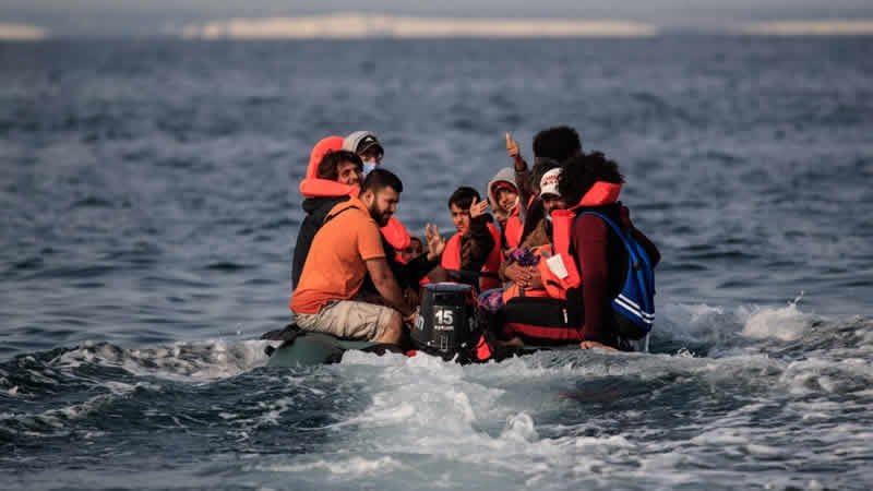 Manş Denizi’nden İngiltere’ye geçmek isteyen 166 düzensiz göçmen kurtarıldı