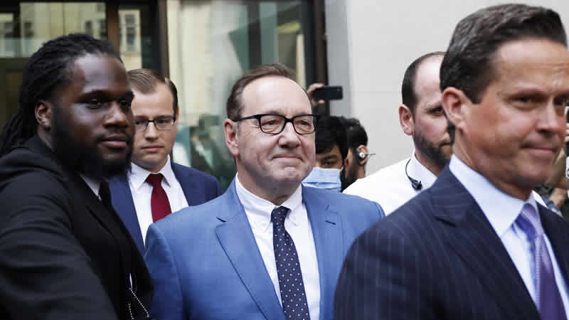 Oscarlı aktör Londra’da taciz suçlamasıyla hakim karşısına çıktı