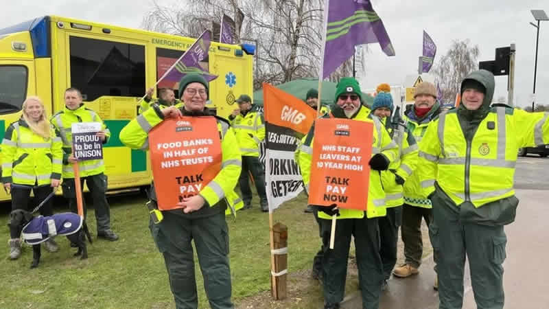 Ambulans çalışanlarından Rishi Sunak’a isyan: “Bizi şeytanlaştırıyorsunuz”