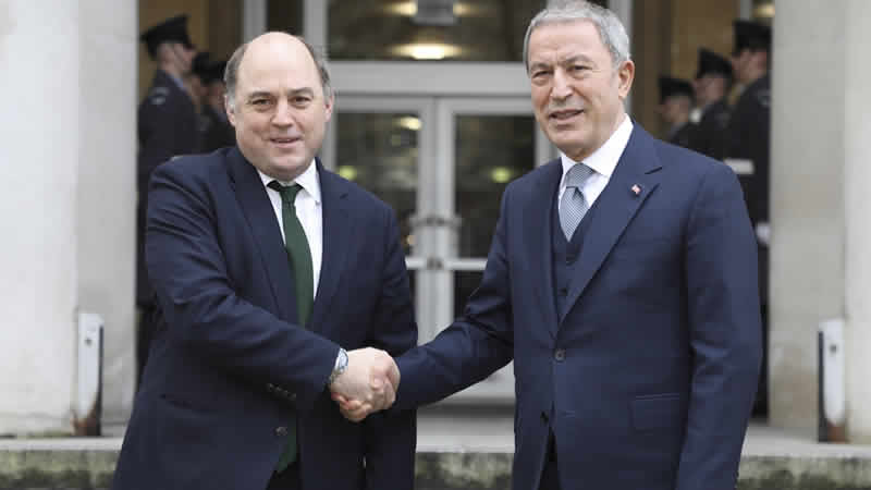 Bakan Akar, İngiltere Savunma Bakanı Wallace ile görüştü