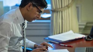 Başbakan Rishi Sunak: Öğrenciler 18 yaşına kadar matematik okumalı