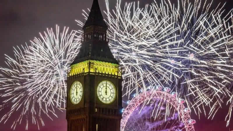  Birleşik Krallık’ta yeni yıl coşkuyla karşılandı