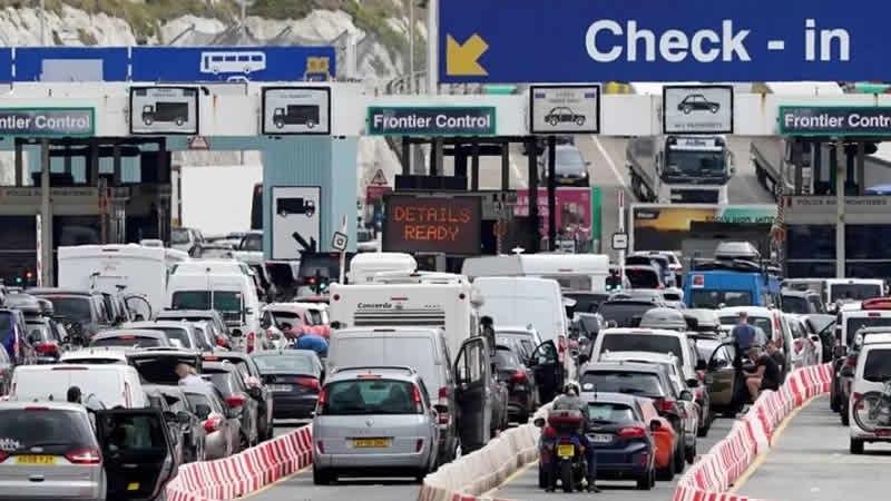 Dover-Calais feribotları Fransa’daki grev nedeniyle askıya alındı