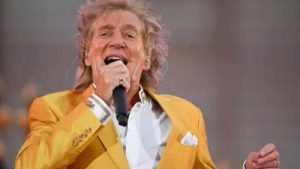 İngiliz rock yıldızı Rod Stewart, insanların hastane masraflarını ödemeyi teklif etti
