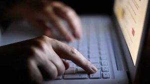 İngiltere hükümeti sosyal medyaya müdahale edecek