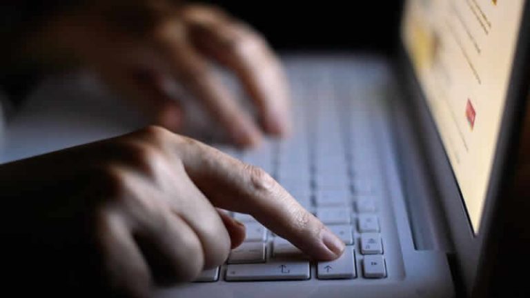 İngiltere hükümeti sosyal medyaya müdahale edecek