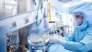 İngiltere, kanser aşısı için BioNTech ile çalışmaları hızlandırdı