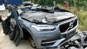 İngiltere’de 14 milyon sterlin değerinde yüzlerce araç ve parça ele geçirildi