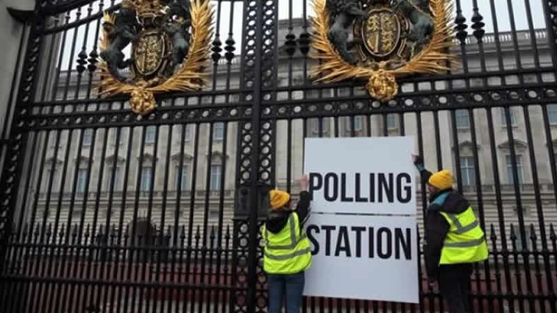 Londra’da cumhuriyetçi protestoculardan monarşi karşıtı eylem