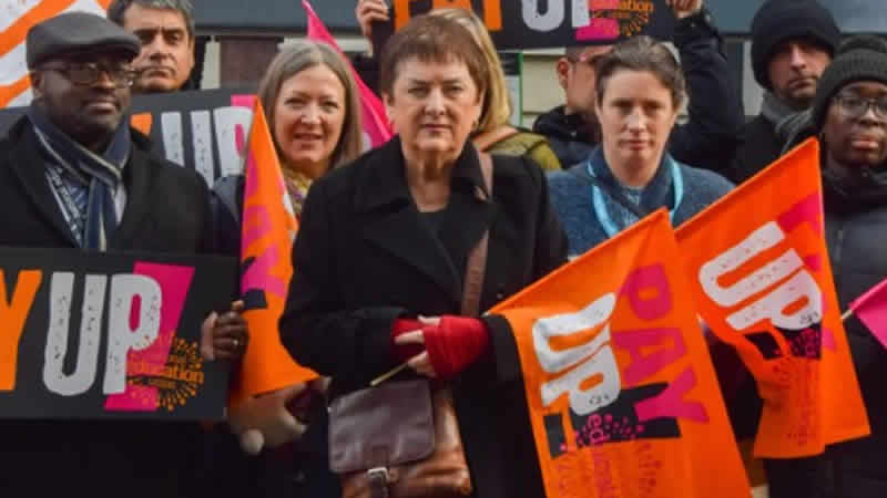 İngiltere’de öğretmenler ve itfaiyeciler greve gidiyor