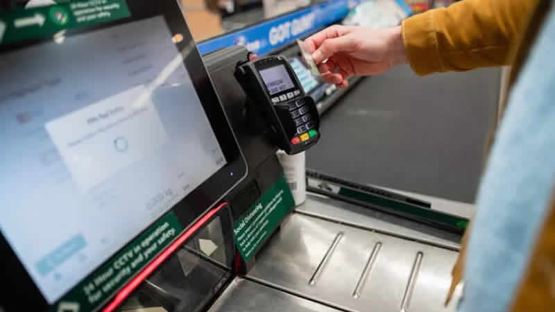 İngiltere’de tüketici güveni son 50 yılın dibinde