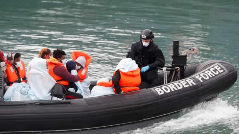 İngiltere’ye göçmen geçişinde rekor sayı