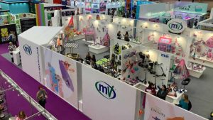 Londra Oyuncak Fuarı devam ediyor