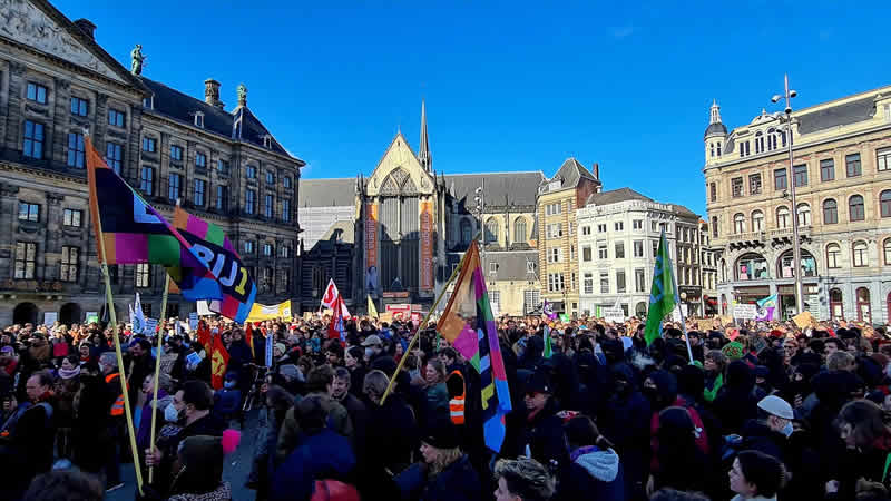 Amsterdam’da konut sıkıntısı ve yüksek kira protestosu