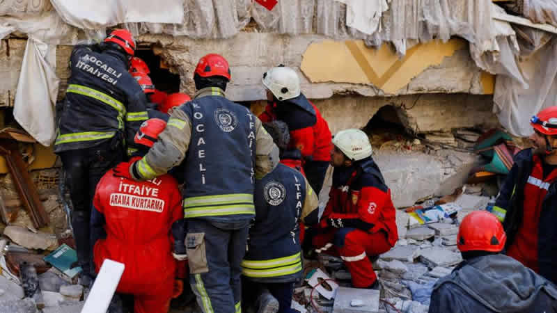 İngiltere’de deprem yardımları 50 milyon sterlini aştı