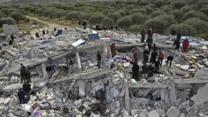 İngiltere’de depremzedeler için toplanan bağış 100 milyon sterlini geçti