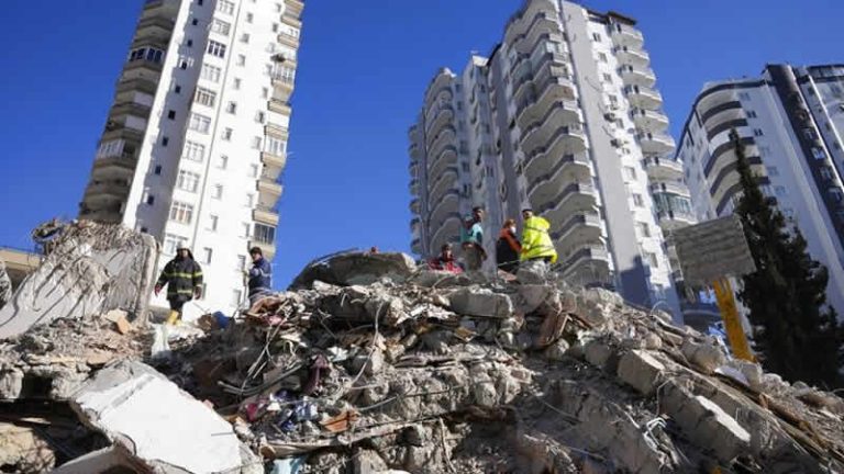 İngiltere’de depremzedelere aile vizesi kolaylığı için imza kampanyası