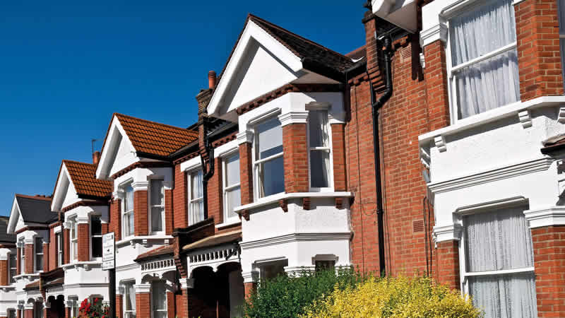 İngiltere’de konut fiyatları geriledi