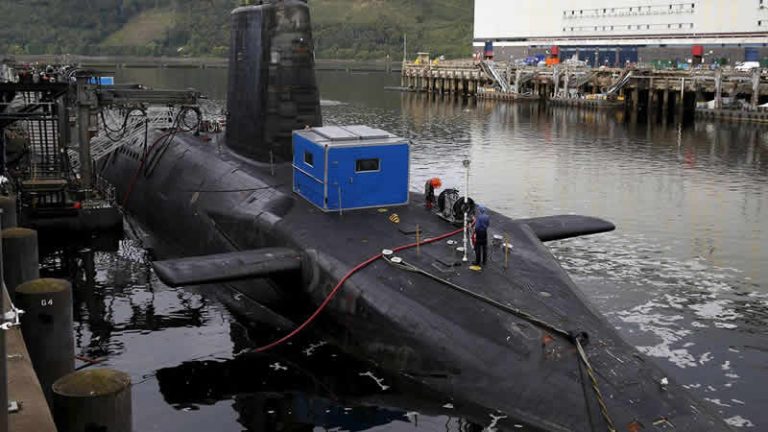 İngiltere’de skandal: Nükleer denizaltı yapıştırıcı ile onarılmış!