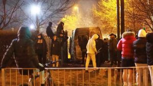 İngiltere’nin kuzeyinde mülteci protestoları şiddetleniyor