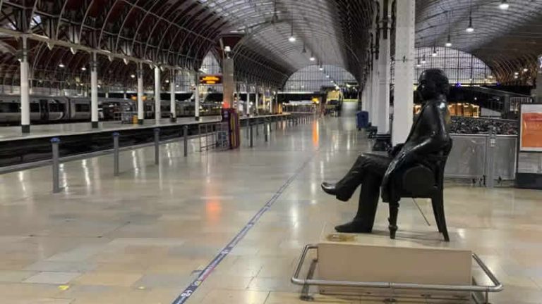 Londra’da tren makinistleri greve gitti