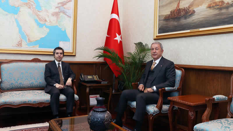 Bakan Hulusi Akar, Londra Büyükelçisi olarak atanan Osman Koray Ertaş’ı kabul etti