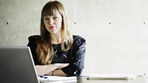 Birleşik Krallık’ta açık iş pozisyonları üst üste sekizinci kez düşüş gösterdi