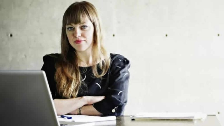 Birleşik Krallık’ta açık iş pozisyonları üst üste sekizinci kez düşüş gösterdi