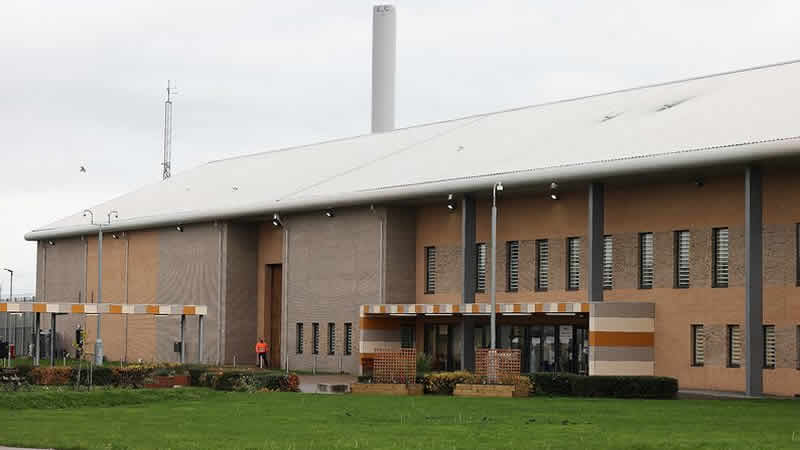 Birleşik Krallık’ta cezaevinde skandal olay: Gardiyanlar mahkumlarla ilişkiye girmiş