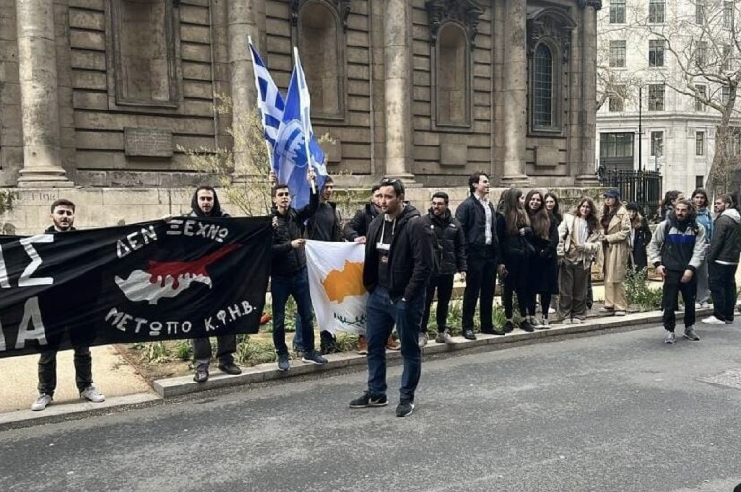 İngiltere’de, KKTC Cumhurbaşkanı Tatar’ın konvoyuna saldırı girişimi