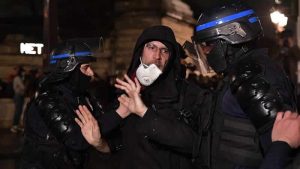 Fransa’da 500 emeklilik reformu karşıtı gözaltına alındı