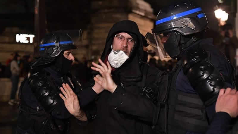 Fransa’da 500 emeklilik reformu karşıtı gözaltına alındı