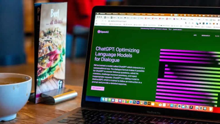 İngiliz istihbaratından yapay zekâ sohbet botlarına karşı uyarı