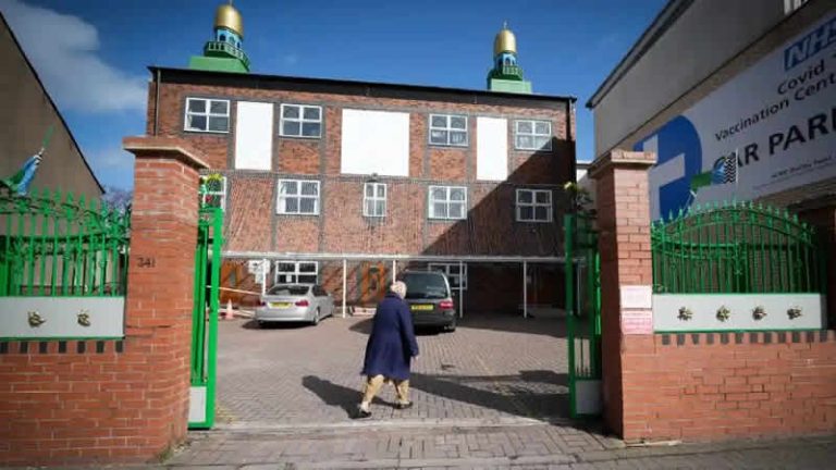 İngiltere’de Müslüman toplumu sarsan saldırılar