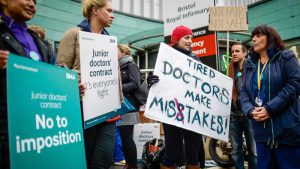 İngiltere’de doktorlar 3 günlük greve gidiyor