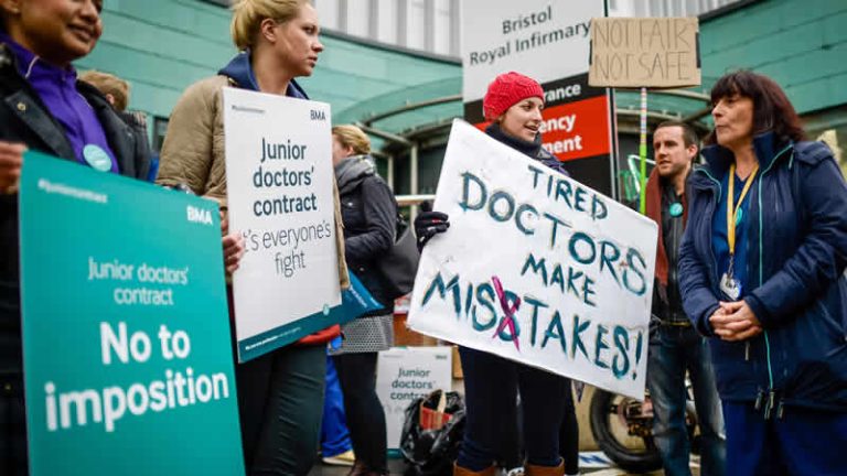 İngiltere’de doktorlar 3 günlük greve gidiyor