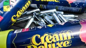 İngiltere’de “gülme gazı” yasaklanıyor