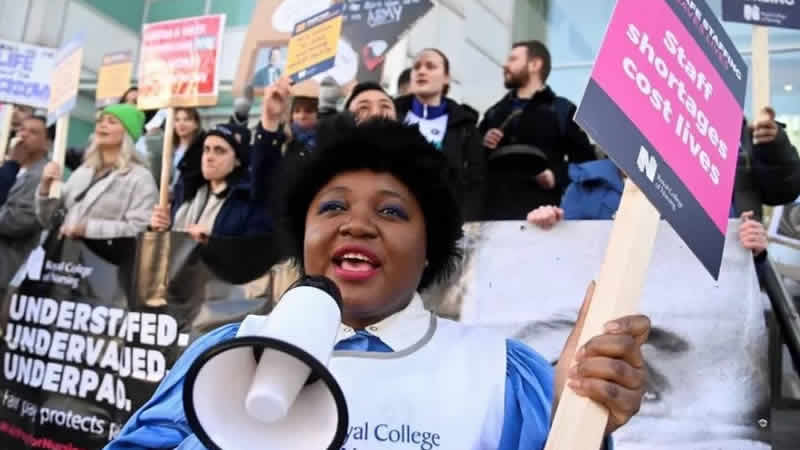 İngiltere’de hükümetle sağlık sendikaları ücret zammında anlaşmaya vardı