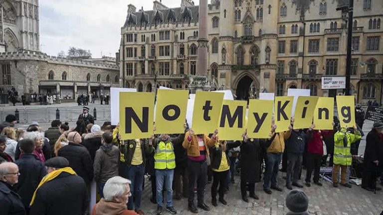 Londra’da monarşi karşıtı protesto